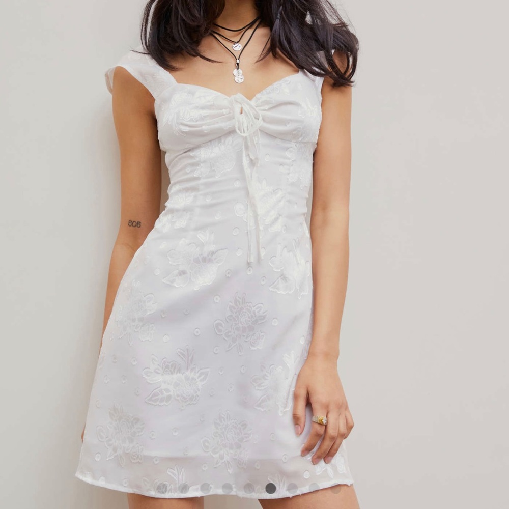 Cider All White Floral Jacquard Mini Dress Size M